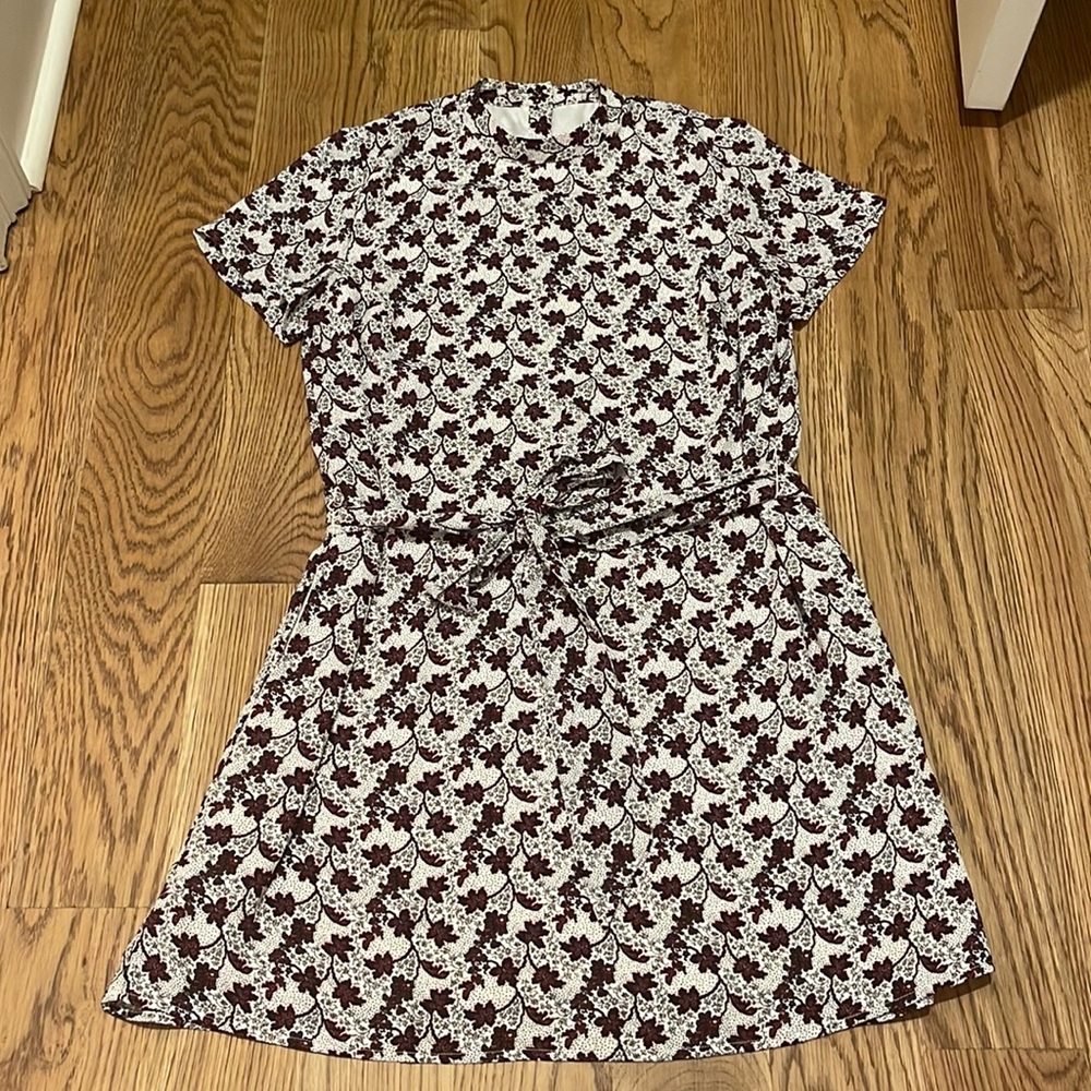 LOFT Dress.  Size 2P fully lined with pockets.   Excellent condition